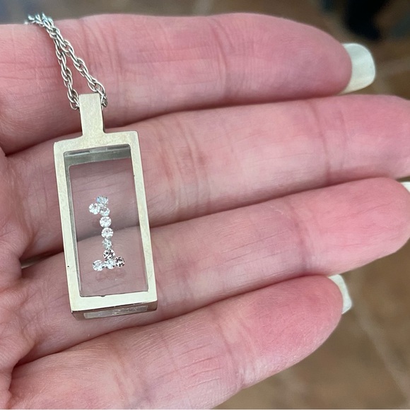 Necklace, 14k white gold, lucite pendant - Picture 3 of 9